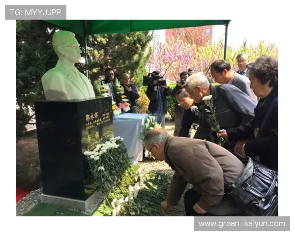 足球界纪念传奇球员举行追悼仪式,足球界纪念传奇球员举行追悼仪式的意义 足球界纪念传奇球员举行追悼仪式,足球界纪念传奇球员举行追悼仪式的意义
